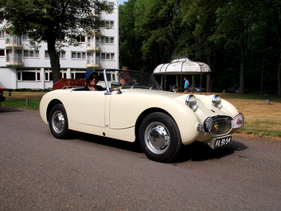 1959_Austin_Healey_Sprite_Mk_I_pic-001