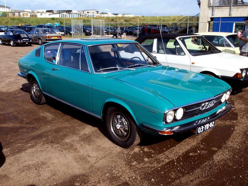 1973_Audi_100_Coupe_S_pic1