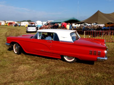 1960_Ford_Thunderbird_photo2