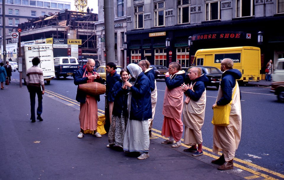 1972_England_Hare_Krishna
