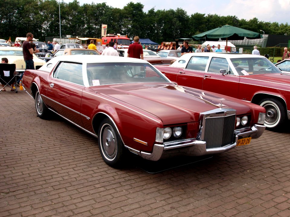 1972_Lincoln_Continental_Mark_IV,_Dutch_licence_registration_AH-33-26_p3