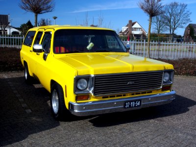 1974_Chevrolet_Suburban