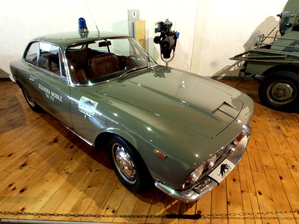 1962_Alfa_Romeo_2600_Sprint_photo-3