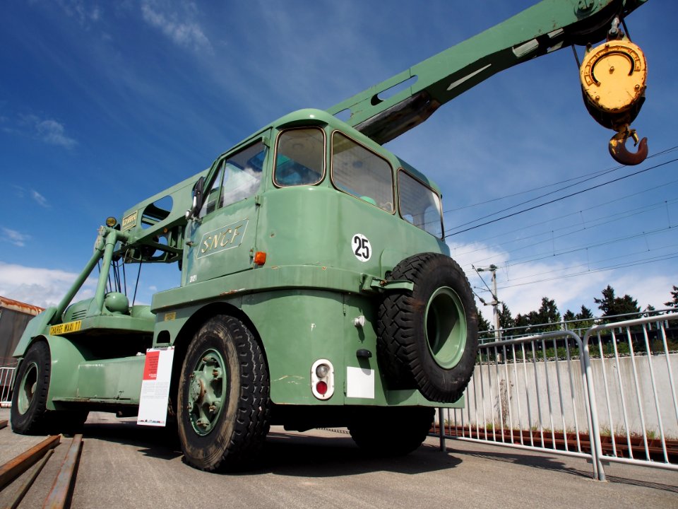 1960_Camion_Grue_Routiere_Griffet,_Cite_du_train_photo_7