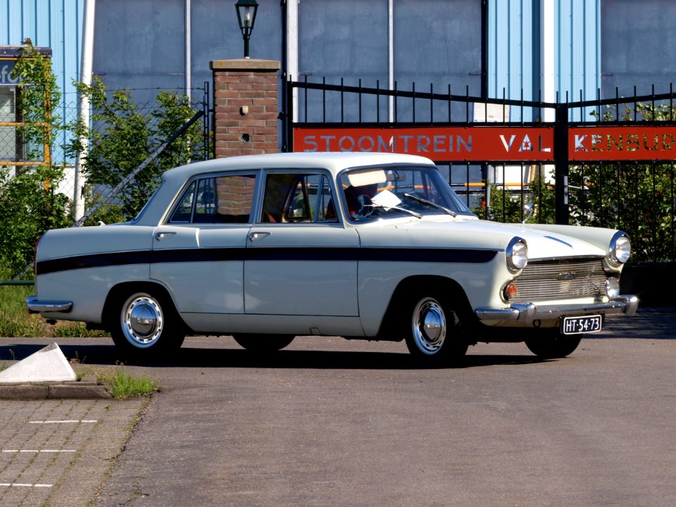 1962_Austin_A60_Cambridge_photo-3