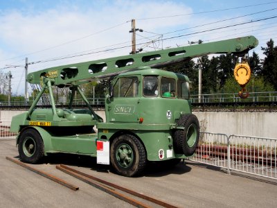 1960_Camion_Grue_Routiere_Griffet,_Cite_du_train_photo_2