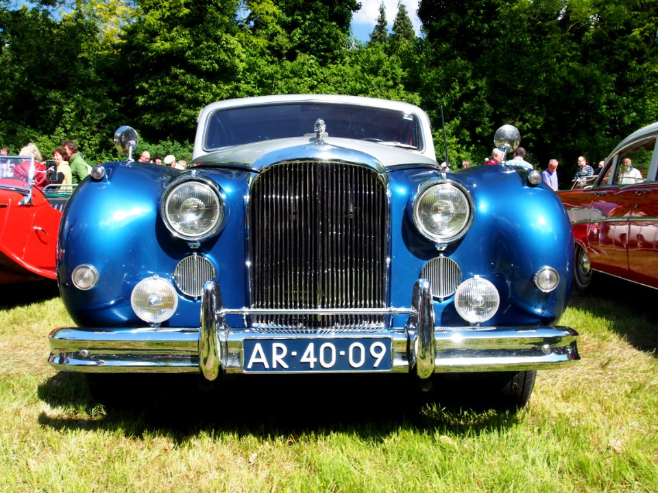 1961_Jaguar_Mark_IX,_AR-40-09_pic2