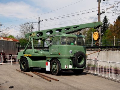 1960_Camion_Grue_Routiere_Griffet,_Cite_du_train_photo_1