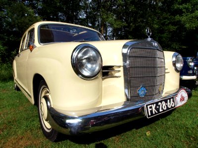 1961_Mercedes_Benz_190_SL_pic3