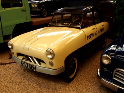 1953_Citroen_2CV_with_carroserie_ANTEM_de_Philippe_Charbonneaux_pic1