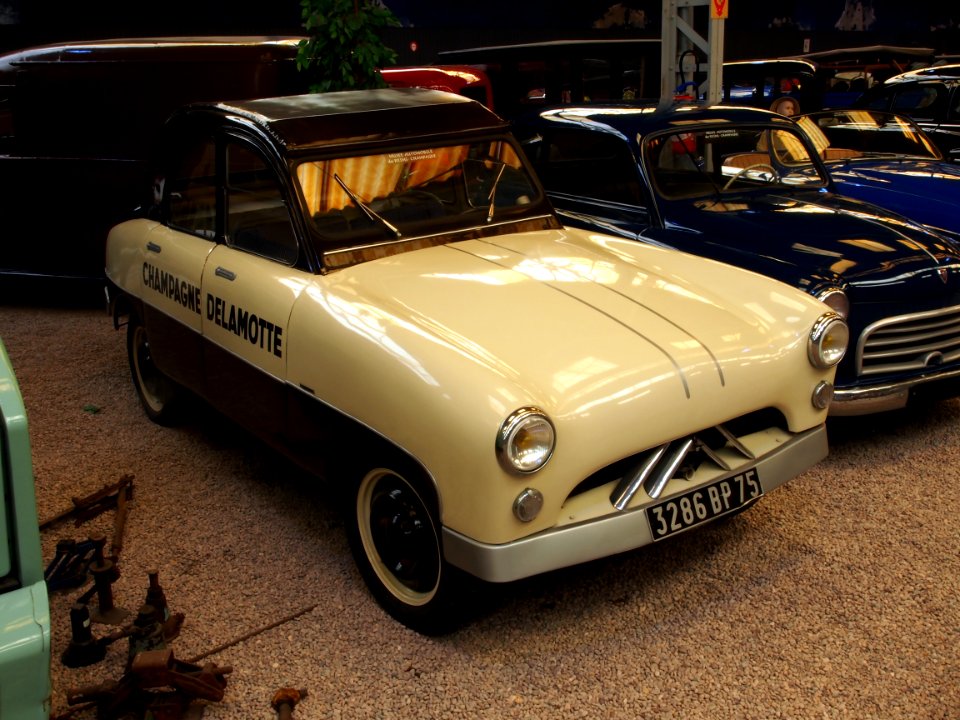 1953_Citroen_2CV_with_carroserie_ANTEM_de_Philippe_Charbonneaux_pic3