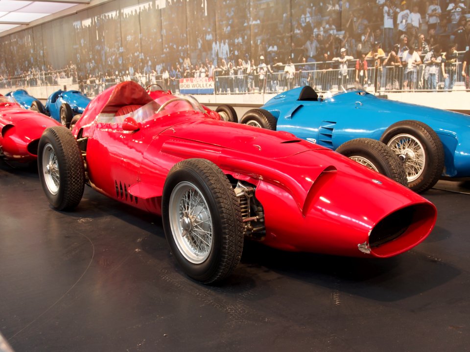 1958_Maserati_GP_250,_6_cylinder,_290hp,_2494cm3,_280kmh,_photo_1