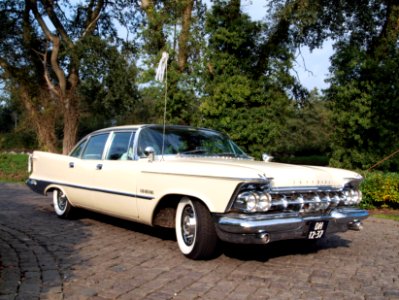 1959_Chrysler_Imperial_photo-10