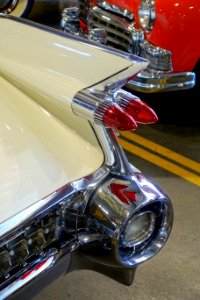 1959_Cadillac_Convertible_Coupe_Series_62_tailfin_-_Automobile_Driving_Museum_-_El_Segundo,_CA_-_DSC01512