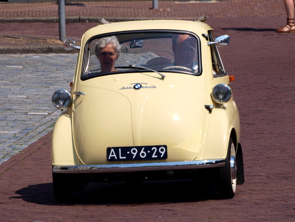 1959_BMW_Isetta_300_AL-96-29_p1