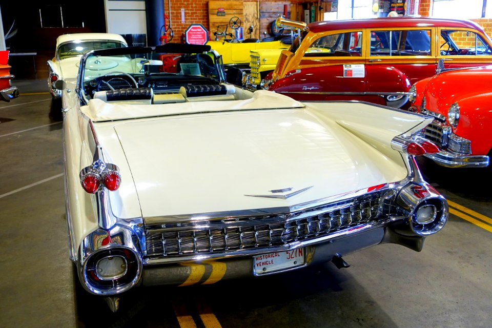 1959_Cadillac_Convertible_Coupe_Series_62_-_Automobile_Driving_Museum_-_El_Segundo,_CA_-