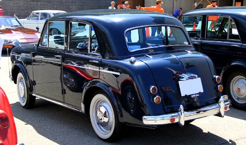 1959_Datsun_1000_211_rear