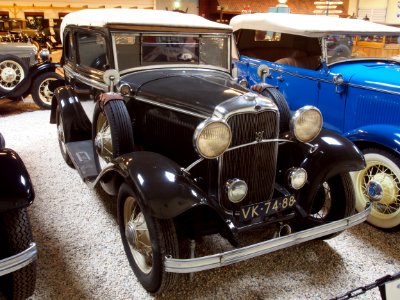 1932_Ford_B_400_pic3