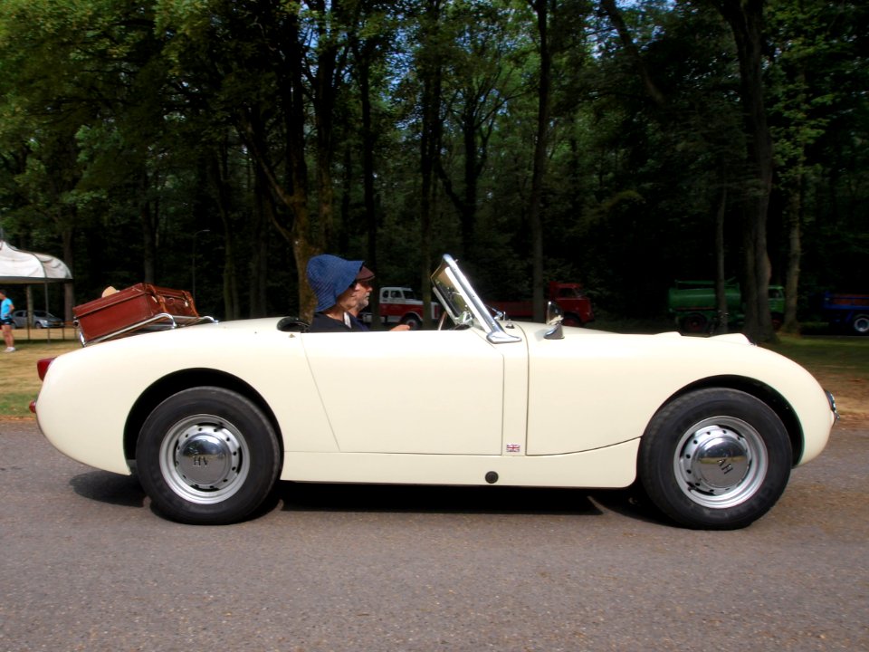 1959_Austin_Healey_Sprite_Mk_I_pic-002