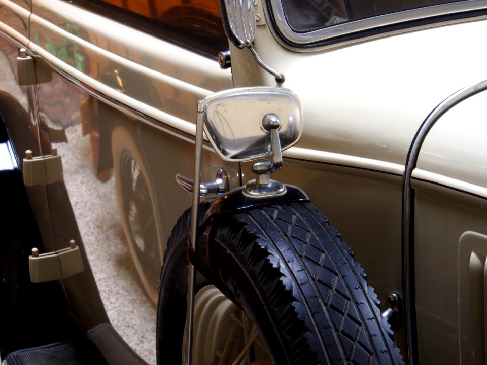 1932_Ford_68_Cabrio_pic4
