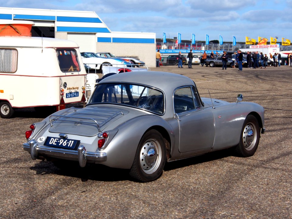 1960_MG_A_Coupe_1600_pic-001