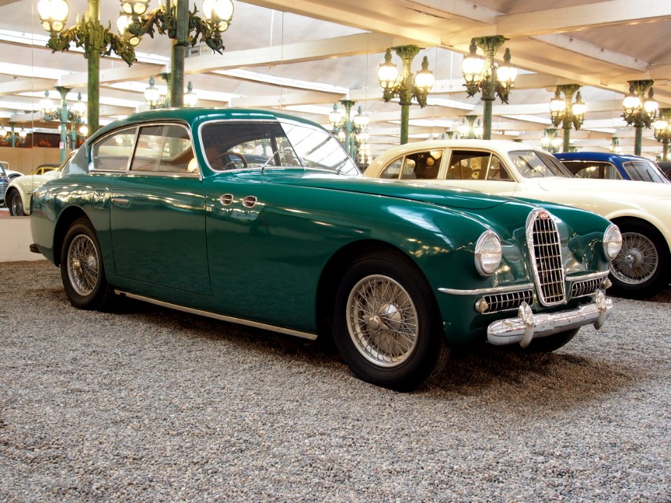 1951_Bugatti_Type_57SC_Ghia,_photo_4