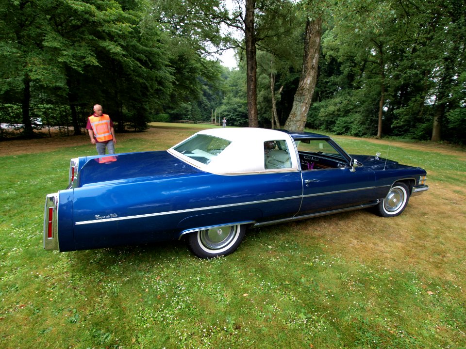 1974_Cadillac_Coupe_de_Ville_pic-003