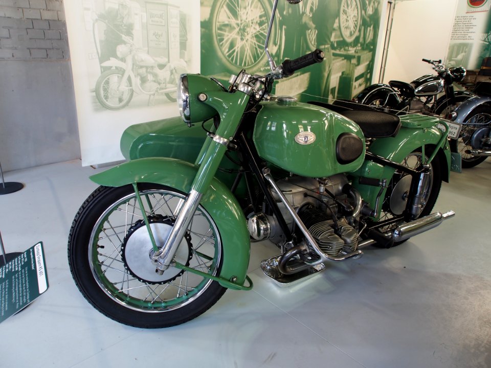 1952_Zündapp_Gespann_KS_601_592cc_34hp_125kmh_Der_legendäre_Grüne_Elefant_bild_1