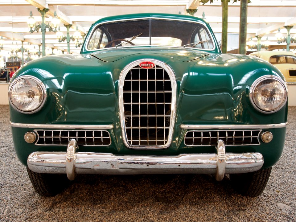1951_Bugatti_Type_57SC_Ghia,_photo_3