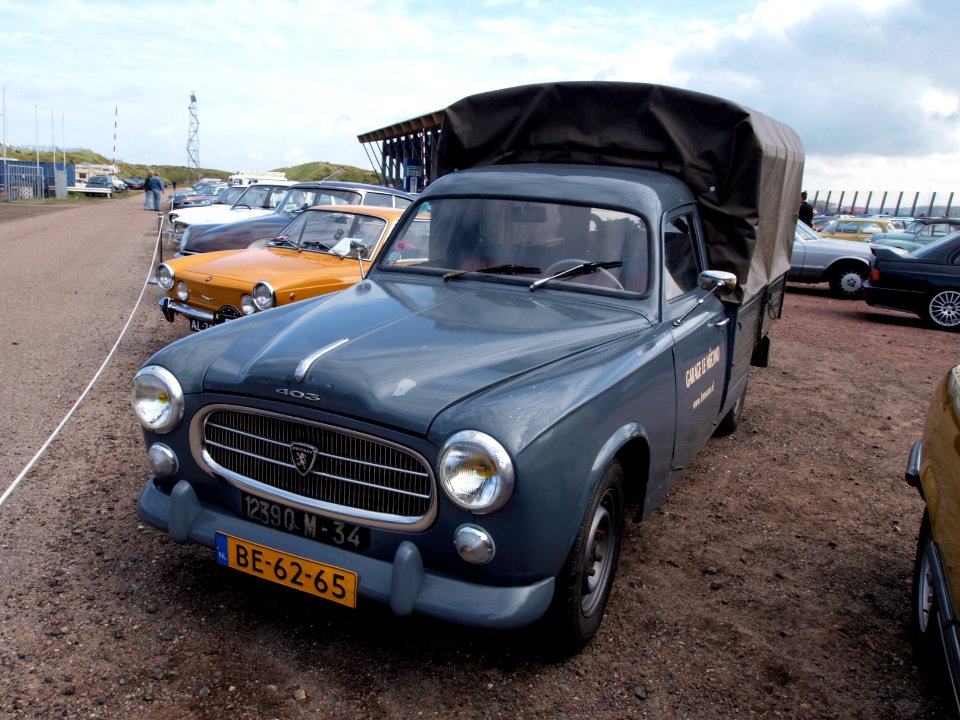 1961_Peugeot_403_B8