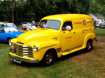 1951_Chevrolet_3100_Panel_pic1