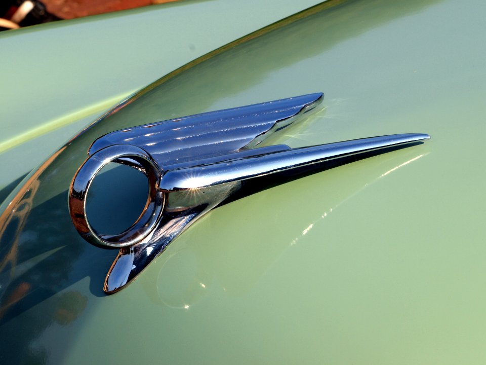 1951_Chrysler_Windsor_De_luxe_photo-7