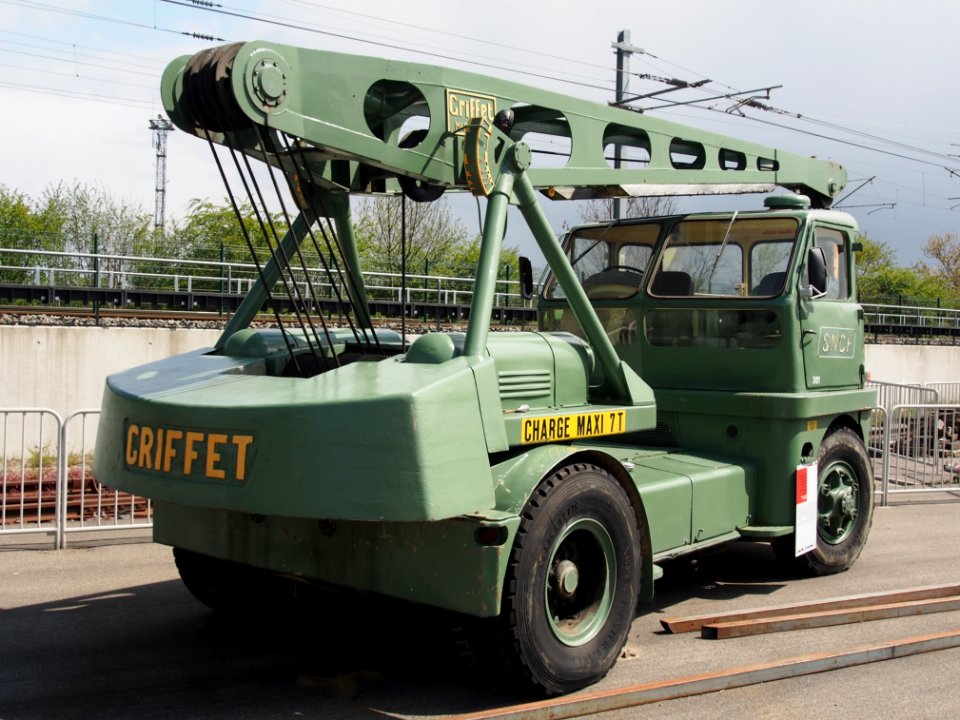 1960_Camion_Grue_Routiere_Griffet,_Cite_du_train_photo_5