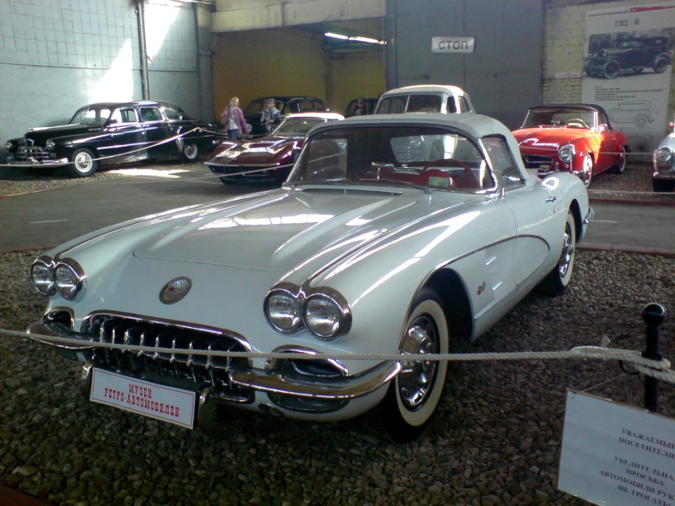 1960_Chevrolet_Corvette_C1_convertible