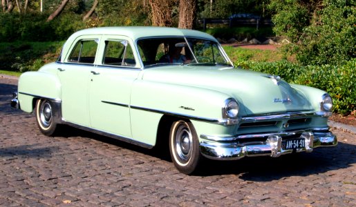 1951_Chrysler_Windsor_De_luxe_photo-2