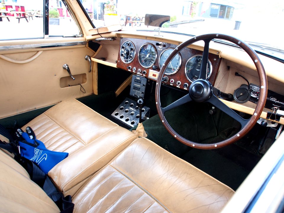 1954_ASTON-MARTIN_DB24_pic9