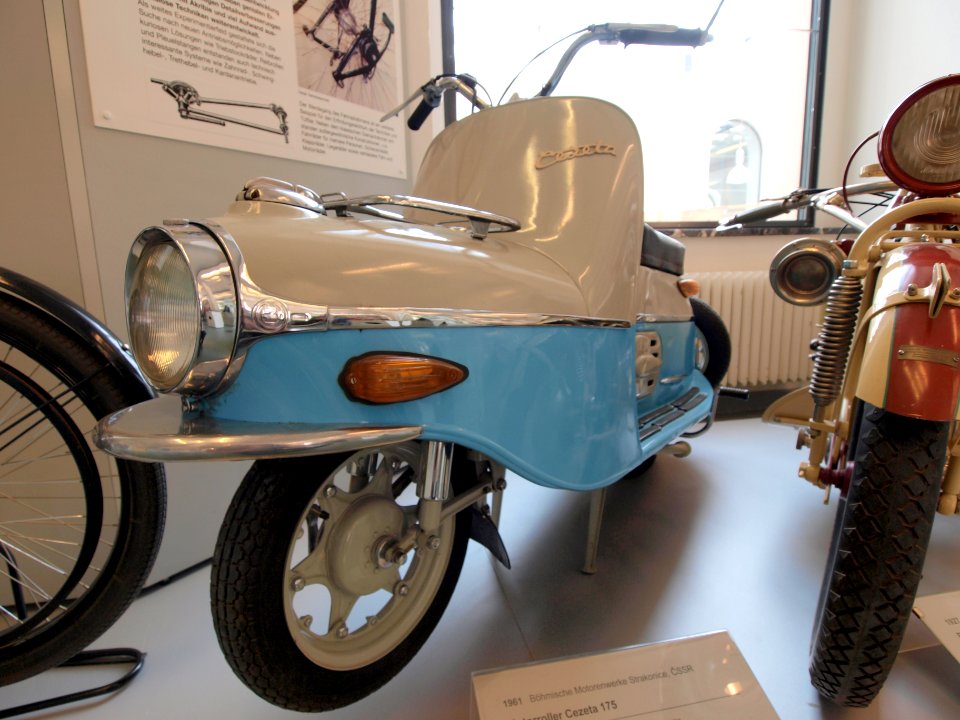 1961Böhmische_Motorwerke_Strakonice_Cezeta_175_pic4