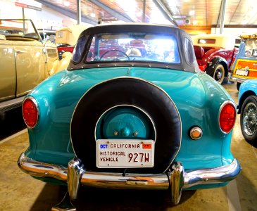 1954_Nash_Metropolitan_-_Automobile_Driving_Museum_-_El_Segundo,_CA_-_DSC01898