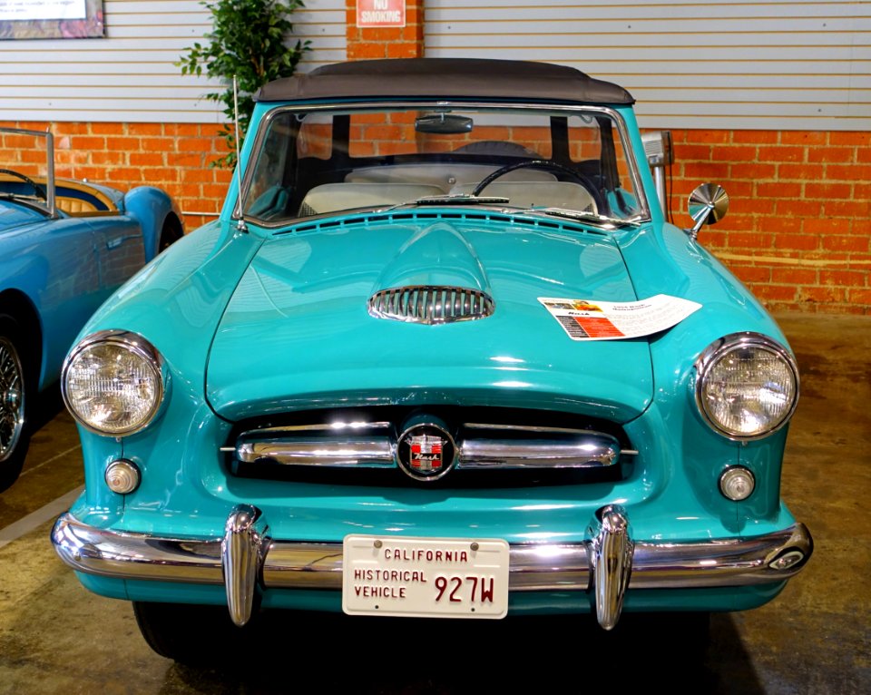 1954_Nash_Metropolitan_-_Automobile_Driving_Museum_-_El_Segundo,_CA_-_DSC01896