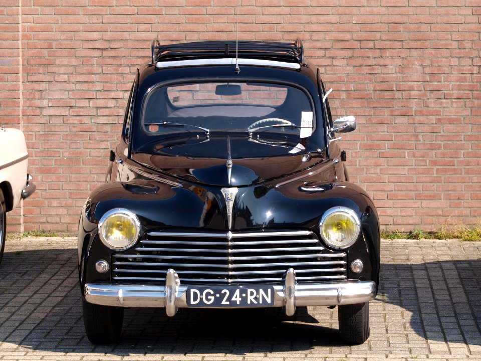 1953_Peugeot_203_A