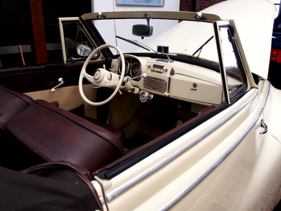 1954_DKW_F_91_Sonderklasse_Cabriolet_Karmann,_pic03