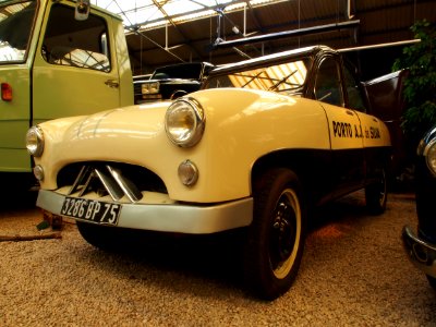 1953_Citroen_2CV_with_carroserie_ANTEM_de_Philippe_Charbonneaux_pic4