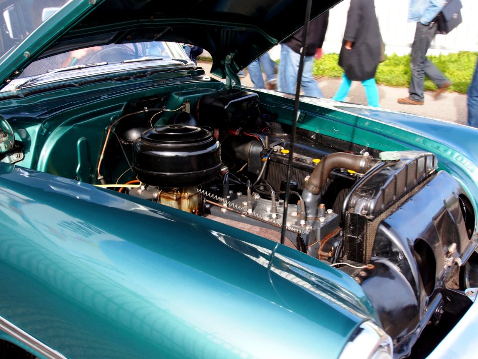 1954_Pontiac_Chieftain_pic-002