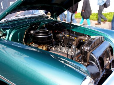 1954_Pontiac_Chieftain_pic-002