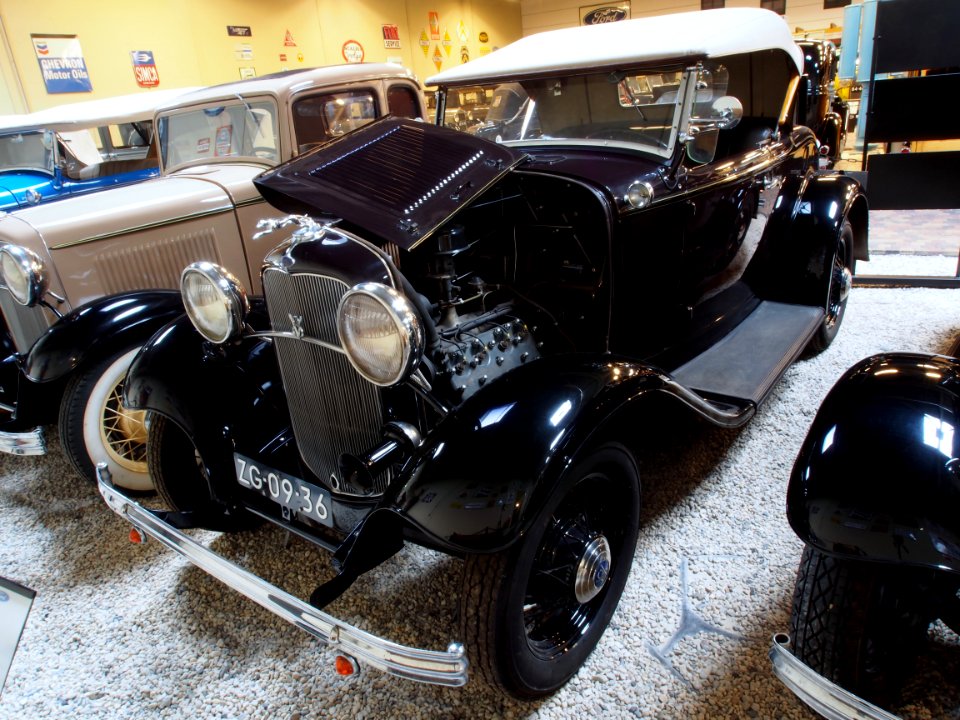 1932_Ford_40_Roadster_pic4
