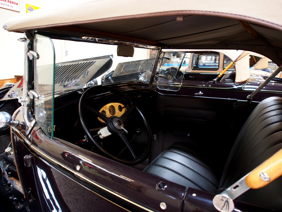 1932_Ford_40_Roadster_pic1-001