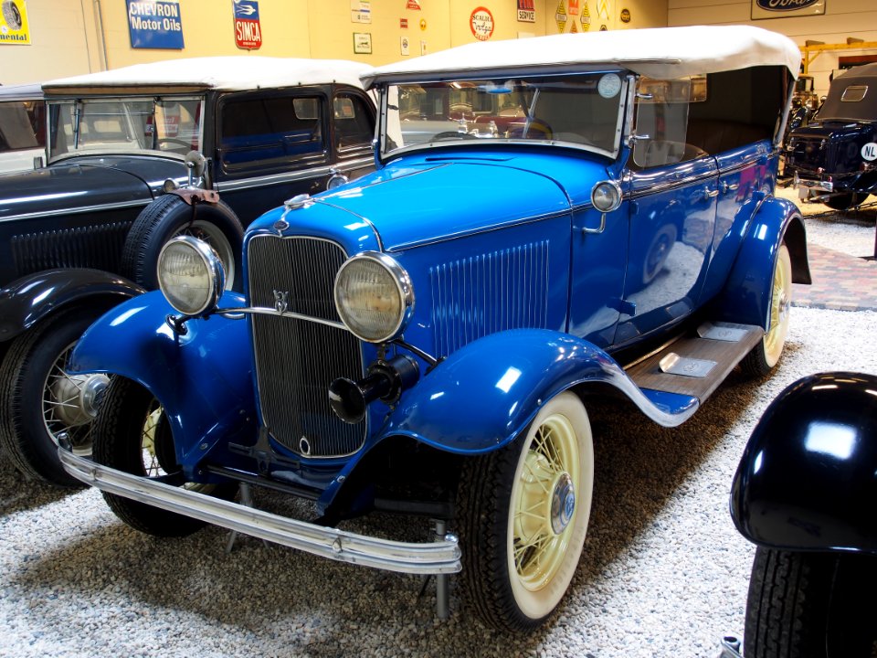 1932_Ford_13_Pheaton_pic1