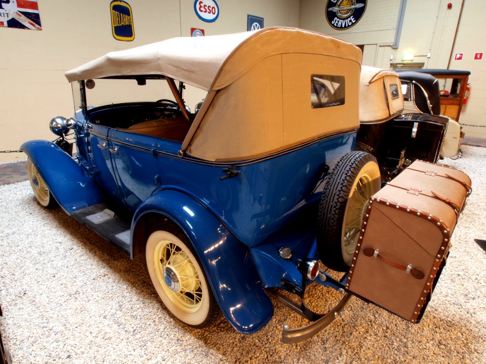 1932_Ford_13_Pheaton_pic4