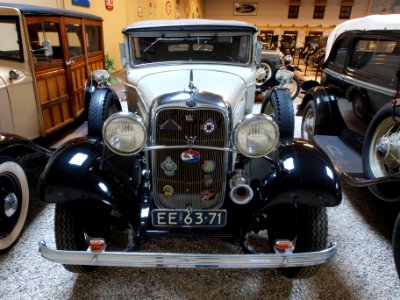 1932_Ford_68_Cabrio_pic2