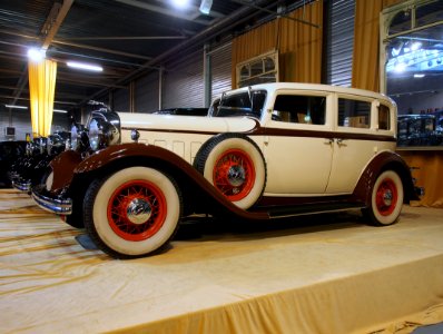 1932_Lincoln_507_Sedan_pic2